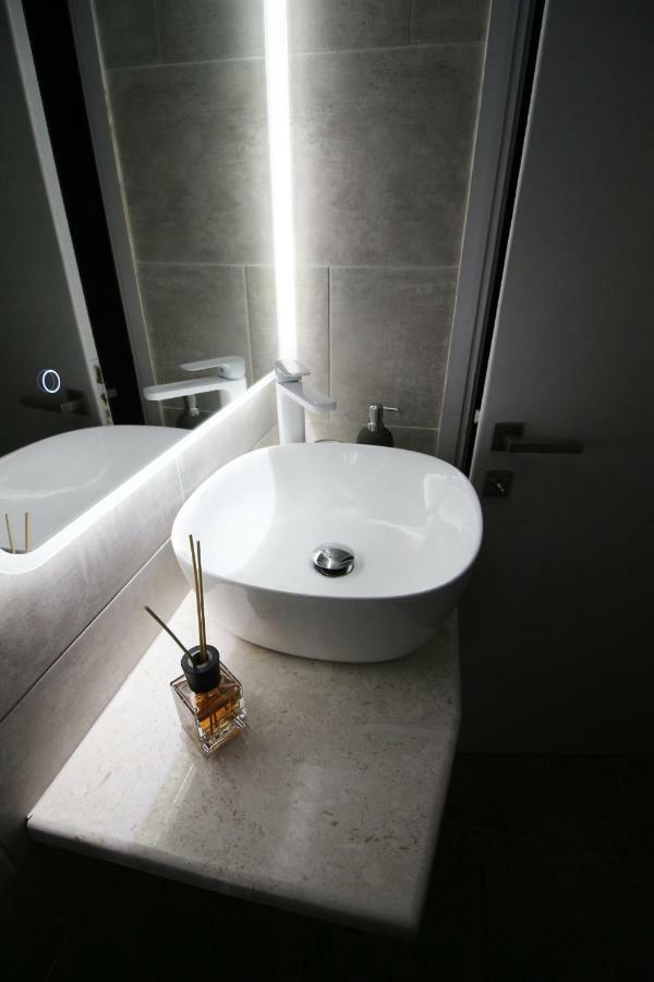 Yannis Apartments - Stylish Stay With High-Speed Wi-Fi Salonicco Esterno foto